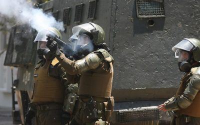 Columna de Roberto Fernández en Radio U. de Chile: «La guerra de Carabineros contra la ciudadanía»